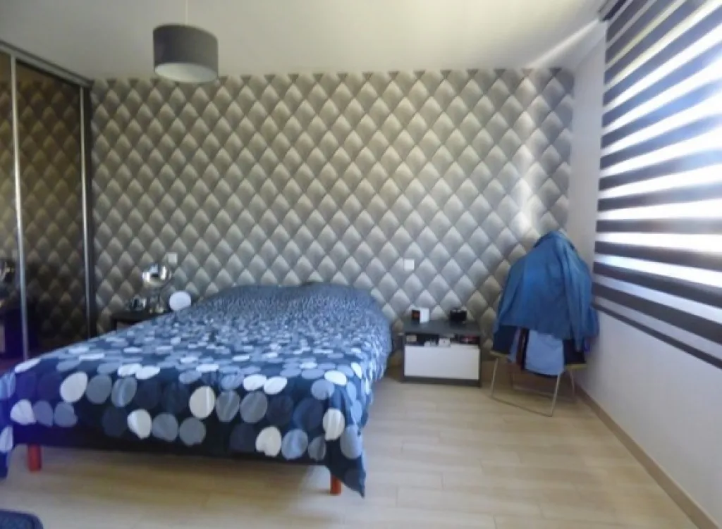 A vendre pavillon à étage avec garage proche Saint Cyr la Campagne 27370