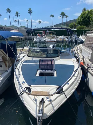 Vente d'un Eolo 650 Day d'occasion équipé d'un moteur hors-bord Honda BF200 disponible à La Londe les Maures près de Hyères