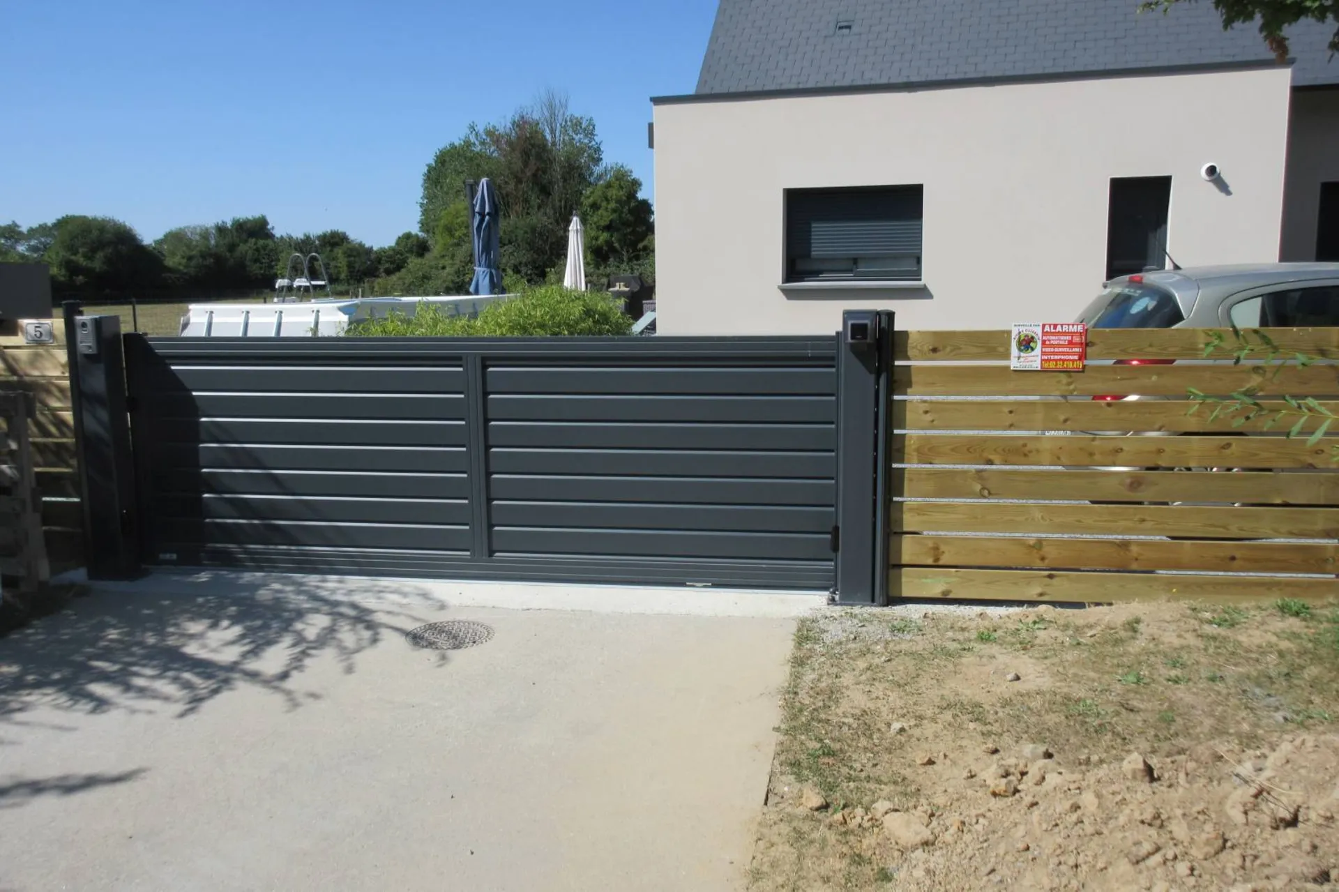 Pose de portail coulissant Alu motorisé à Isneauville 76