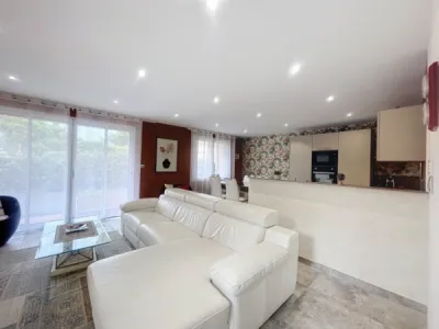 Appartement 3 pièce(s) 2 chambre(s) 62 m² Fréjus (83370)