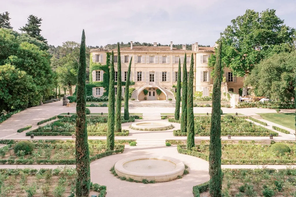 Château ou d'une bastide provençale sur la côte d'azur