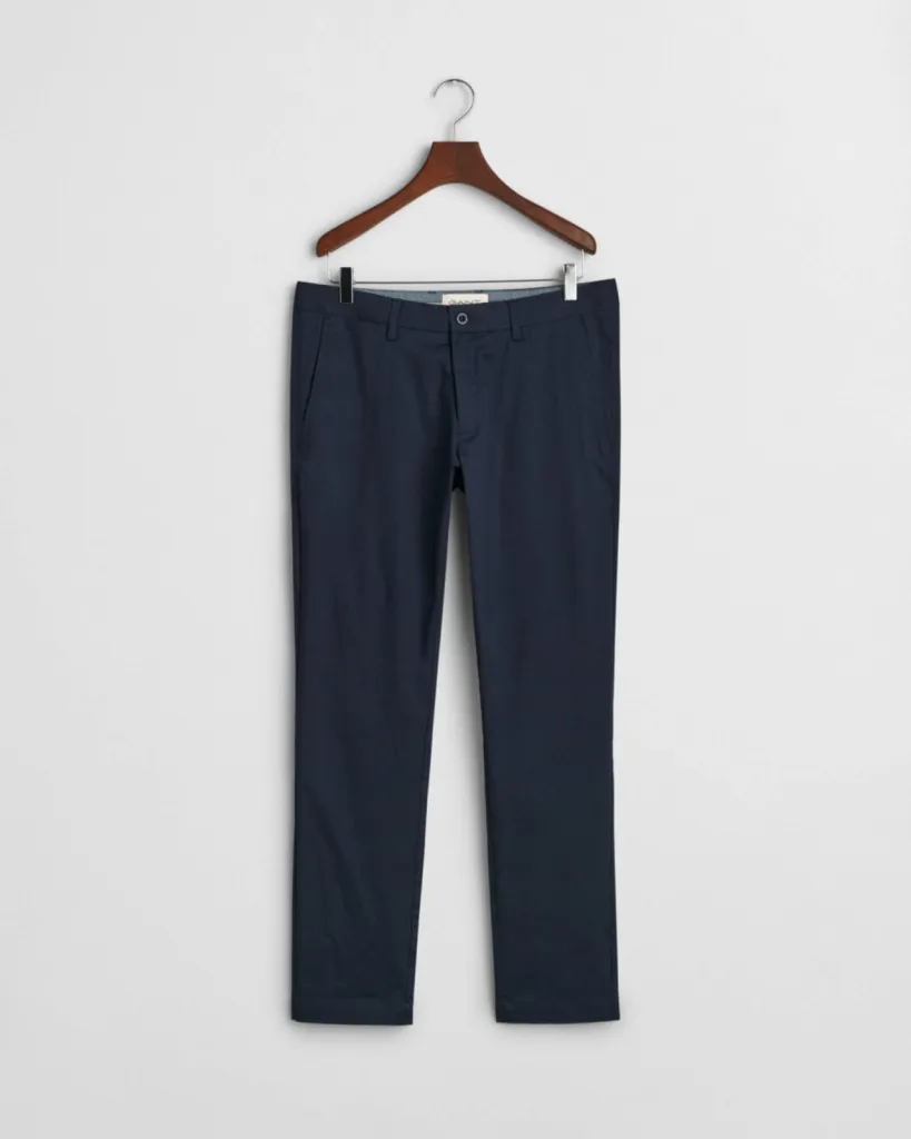 Comment choisir le pantalon chino slim GANT Bleu marine parfait pour un look sportswear élégant      à Dieppe chez La Suite by Urban Chic