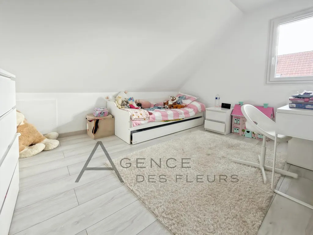 À vendre, charmant pavillon de 100 m² édifiée sur un terrain de 401 m²  sur la commune de OISSEL 76350