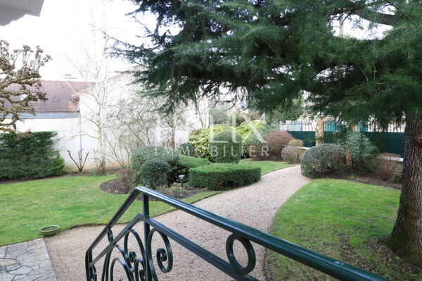 Le Vésinet Centre - Belle Maison ancienne 7 pièces de 176 M²