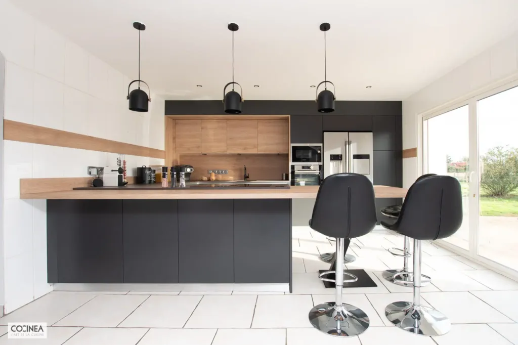 Cuisine Armony contemporaine avec îlot central à Colomiers