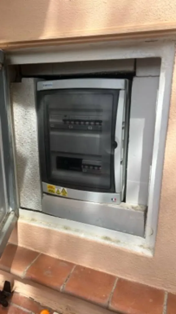 Pose de panneaux solaires après une étude offerte et personnalisée dès 6 990€ 