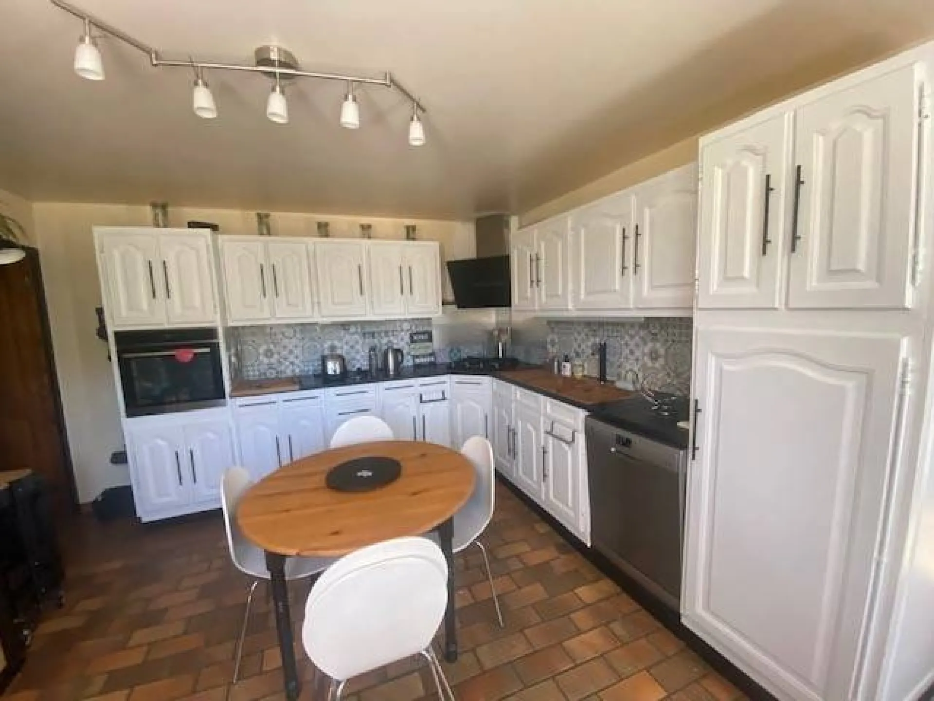 A vendre longère de 183 m² habitable édifiée sur un terrain de 800 m² sur la commune de ST PIERRE LES ELBEUF