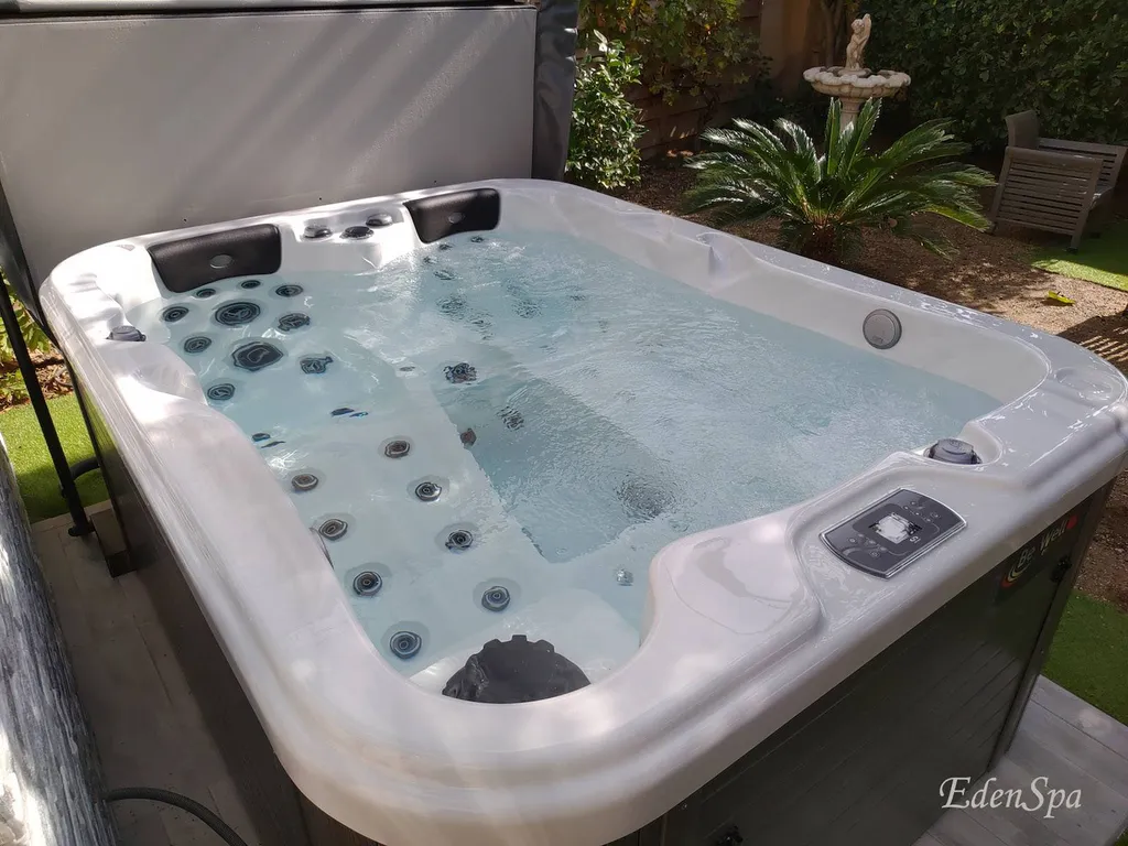 bain a remous canadien marseille