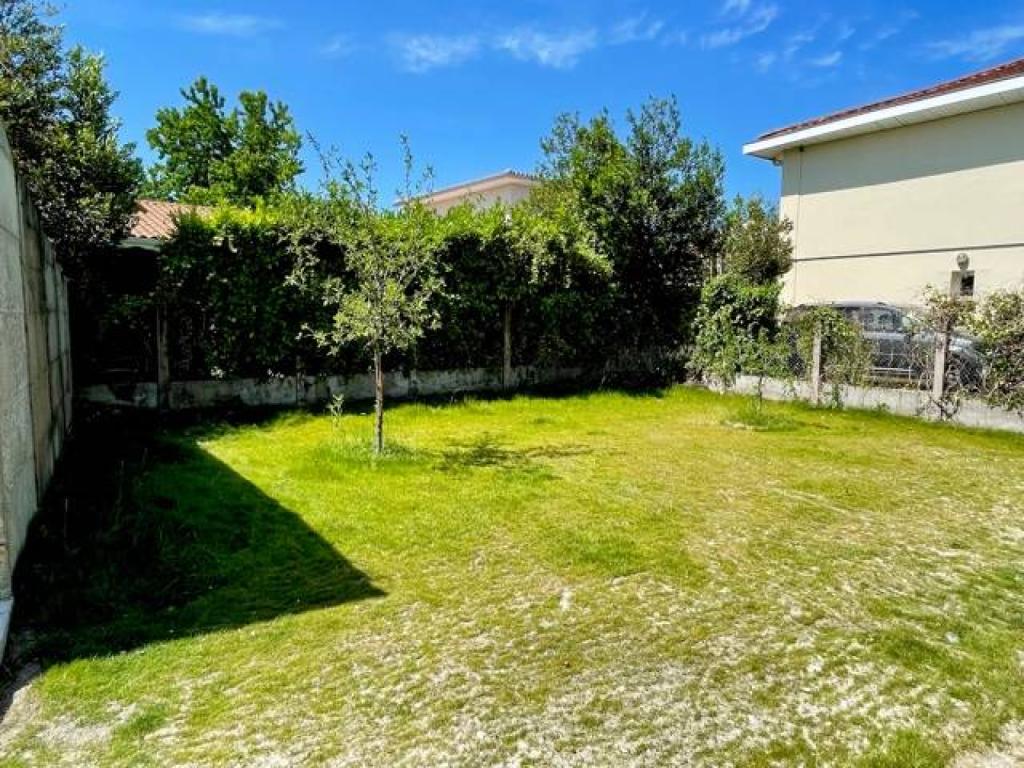 A vendre jolie maison rénovée Mérignac Limite Bordeaux Caudéran avec garage