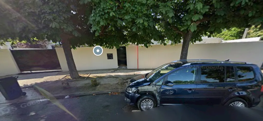Vente - Local commercial 800 m², Face au parc du Tremblay, Avenue jack Gourevitch 94500 CHAMPIGNY SUR MARNE