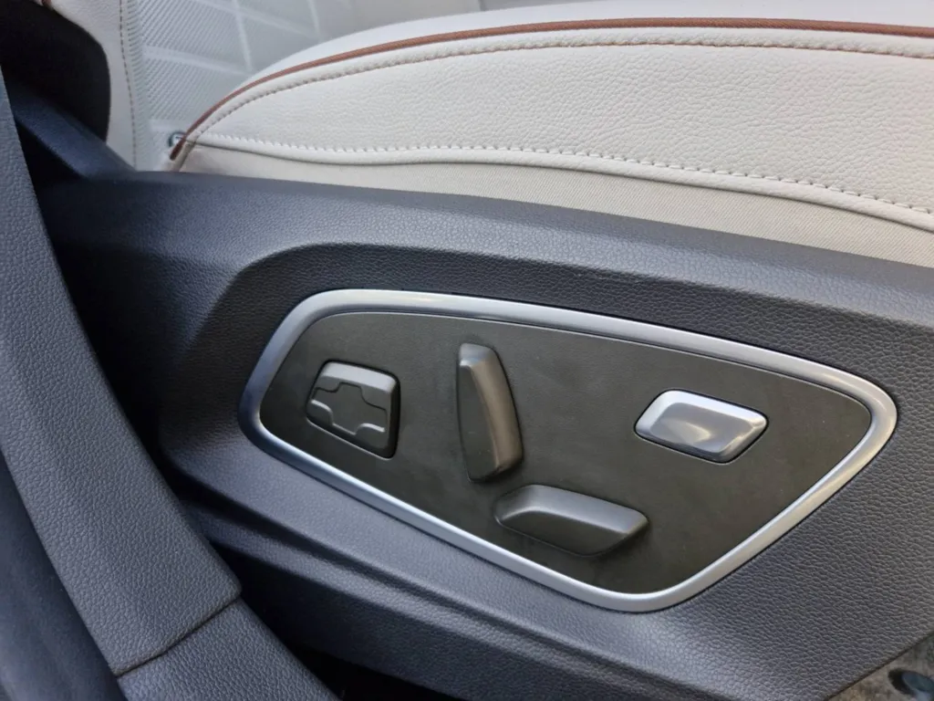 Renault Megane E-TECH 100% Electrique ICONIC EV60 220cv Super Charge occasion Harman Kardon près de Toulouse à Plaisance du Touch