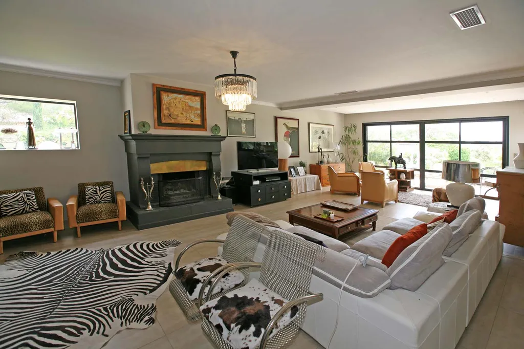 Comtat Venaissin en position dominante, villa contemporaine avec piscine   