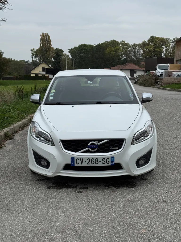 VOLVO C30 R DESIGN / 1.6 130 CHV/ BOITE MANUELLE/ CT OK / 3 PORTES