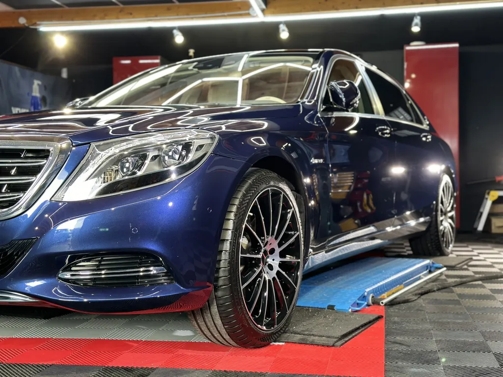 polissage carrosserie DETAILING traitement céramique lyon Mercedes Maybach