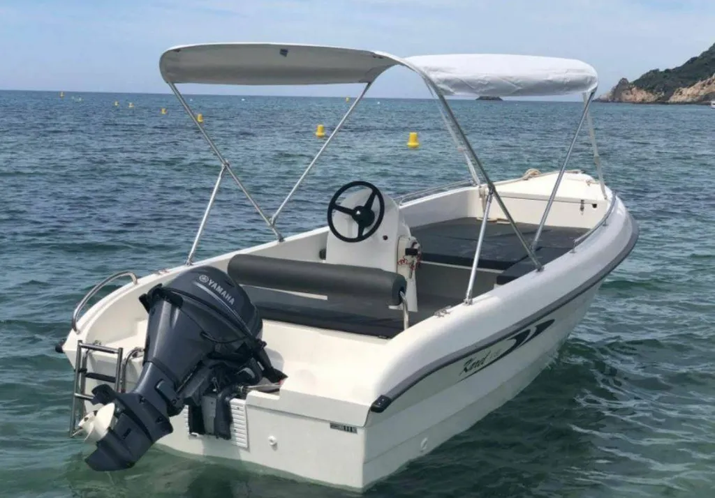 A louer bateau à moteur sans moteur près de La Ciotat