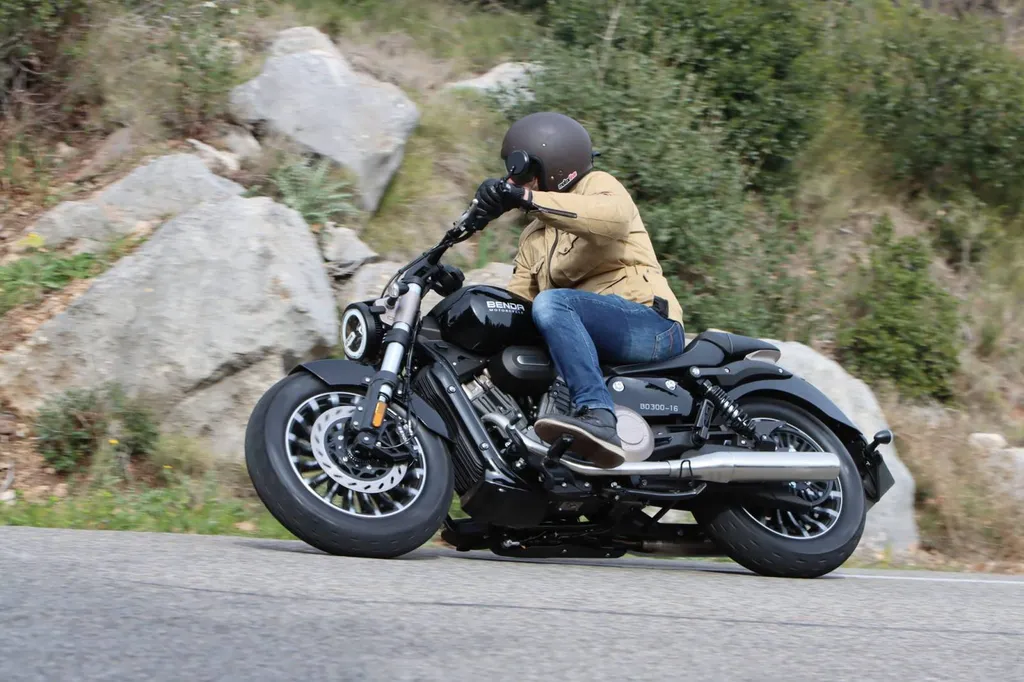 BENDA MOTORCYCLE ROCK VAR