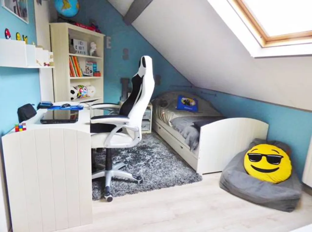 A acheter charmante maison rénovée avec goût de 75m² sur un terrain de 250m² avec terrasse et garage sur la commune de SAINT PIERRE LES ELBEUF 76320