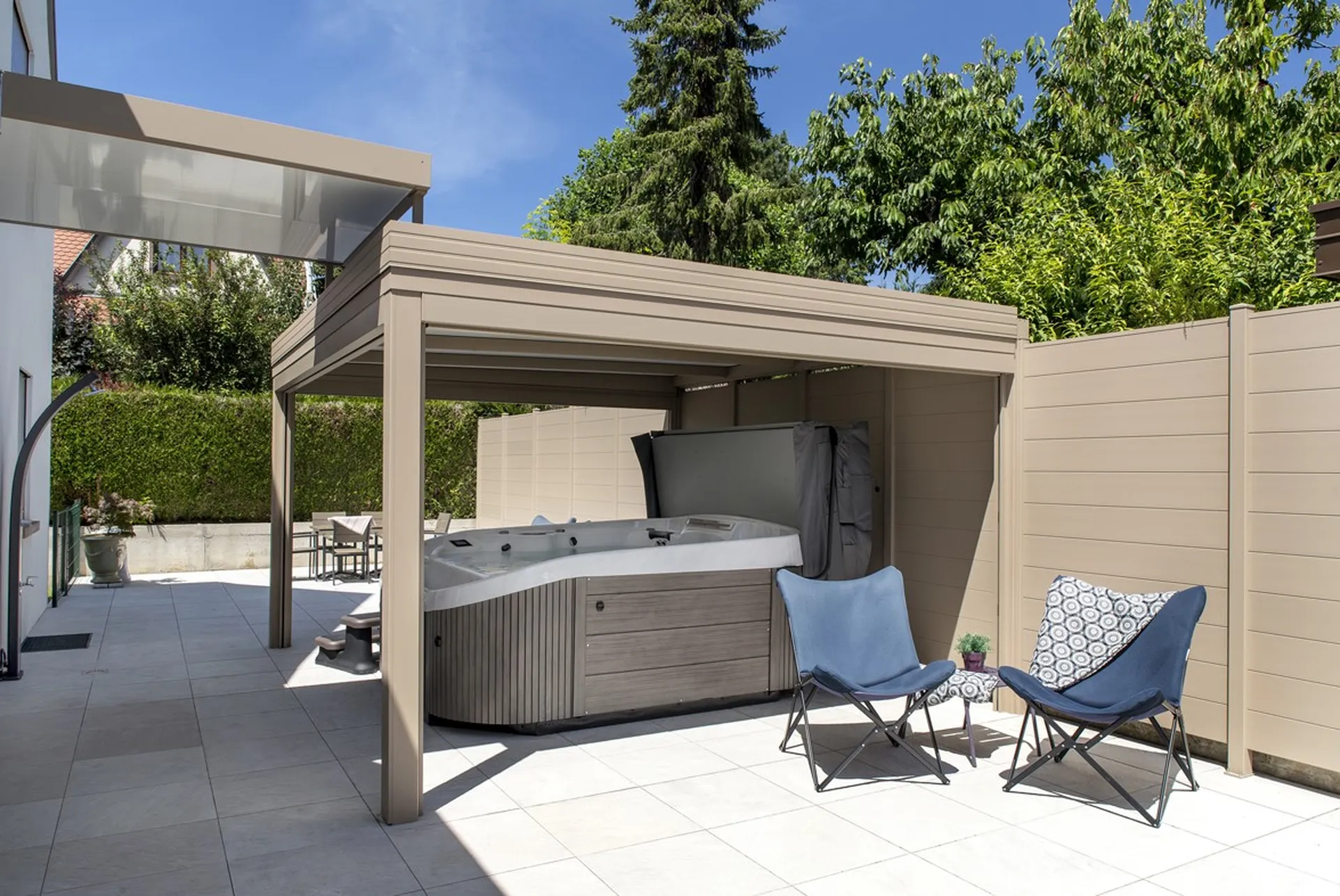 PERGOLA AVEC LED INTEGREE