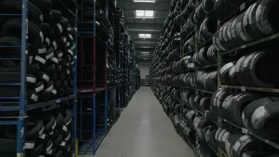 Stockage et gestion des flux Tirehotel sur nos sites logistiques en région lyonnaise 