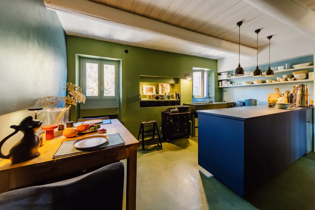 Vente - Crillon-Le-Brave - Élégante maison de village entièrement rénovée avec terrasse et vue