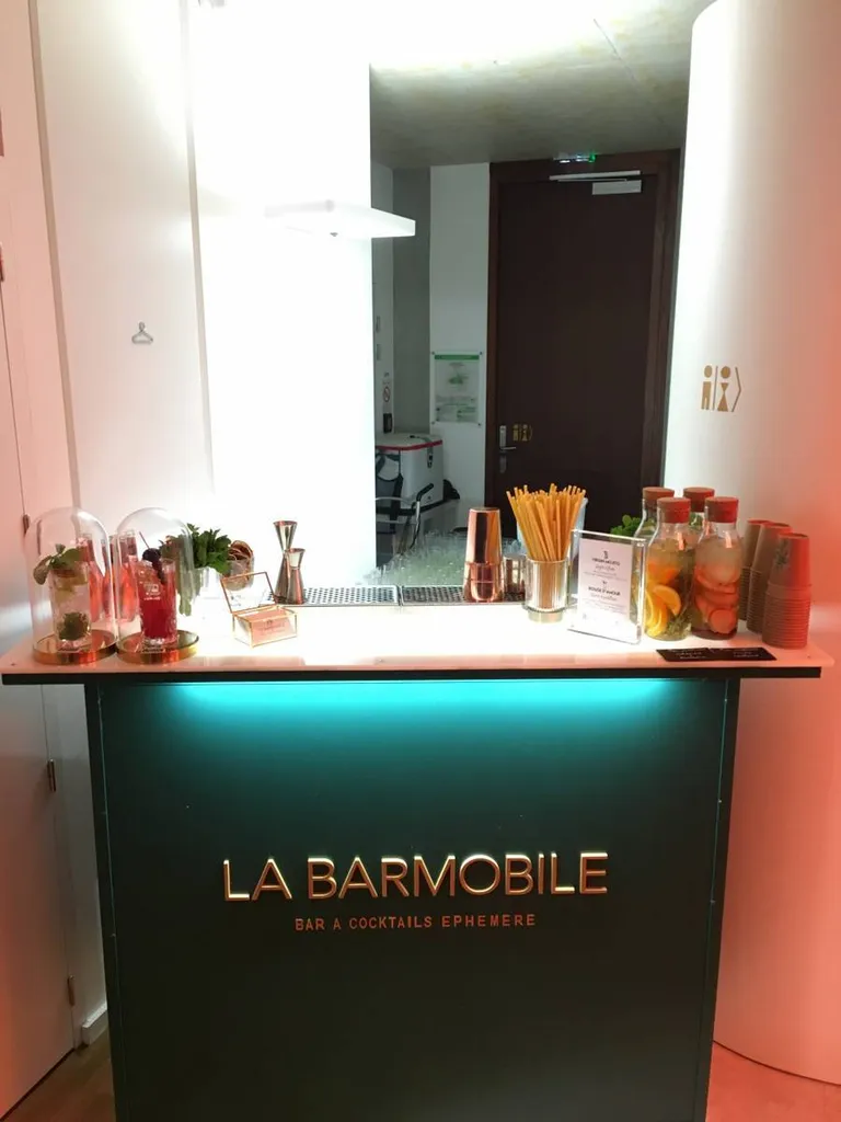 Bar à cocktail à domicile pour une soirée des vœux à Lyon en entreprise région Rhône-Alpes 