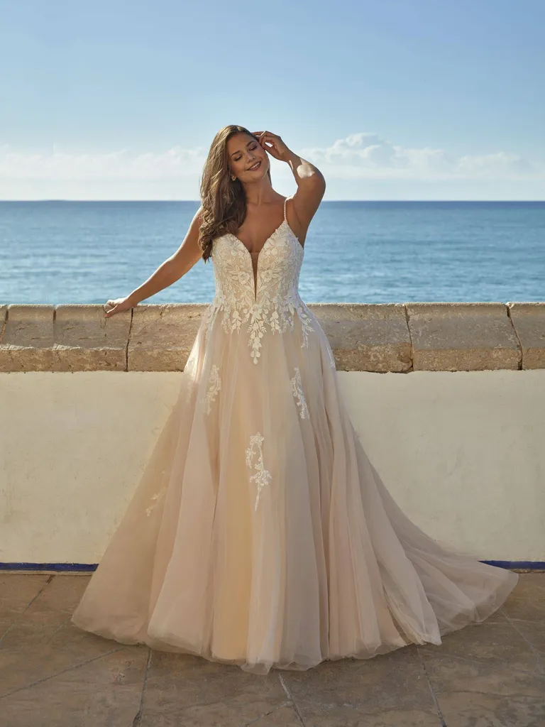 Robe de mariée bohème grande taille à Aix-en-Provence