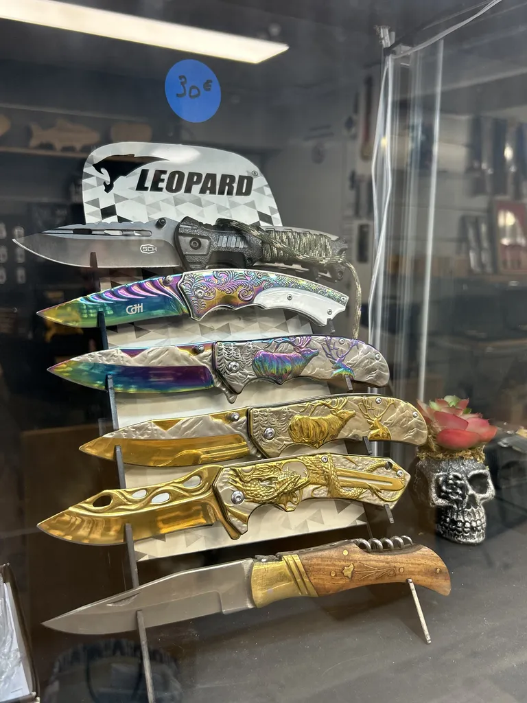 Boutique de couteaux artisanaux, gravure personnalisée, accessoires bois haut de gamme près de Montpellier et Palavas-les-Flots