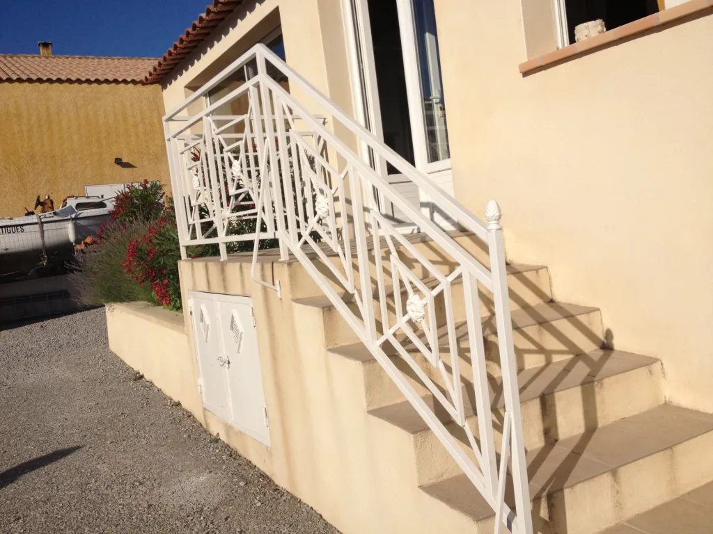 REALISATION ET POSE GARDE CORPS ESCALIER EXTERIEUR EN  FER CARRY LE ROUET 13