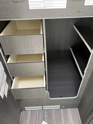 GRAND ESPACE DE RANGEMENTS
