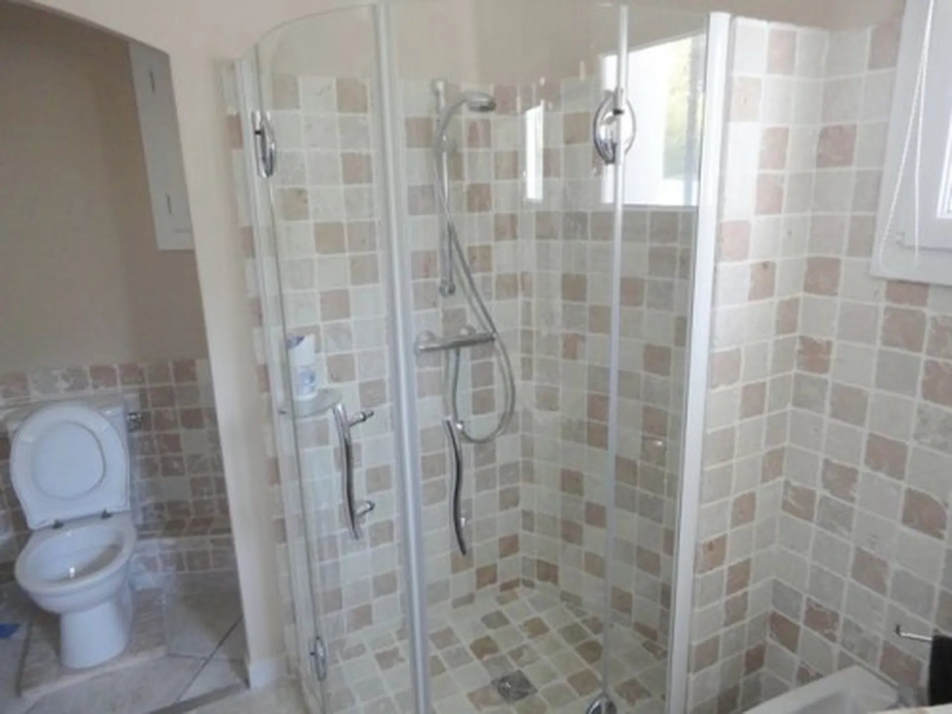 Vente maison 4/5 Roquefort la bédoule avec terrain plat et piscine chauffée