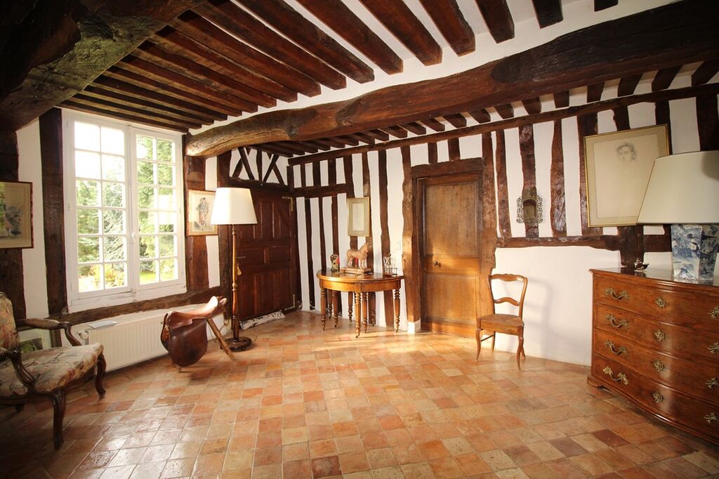 En vente demeure normande avec matériaux de qualité en Normandie 14