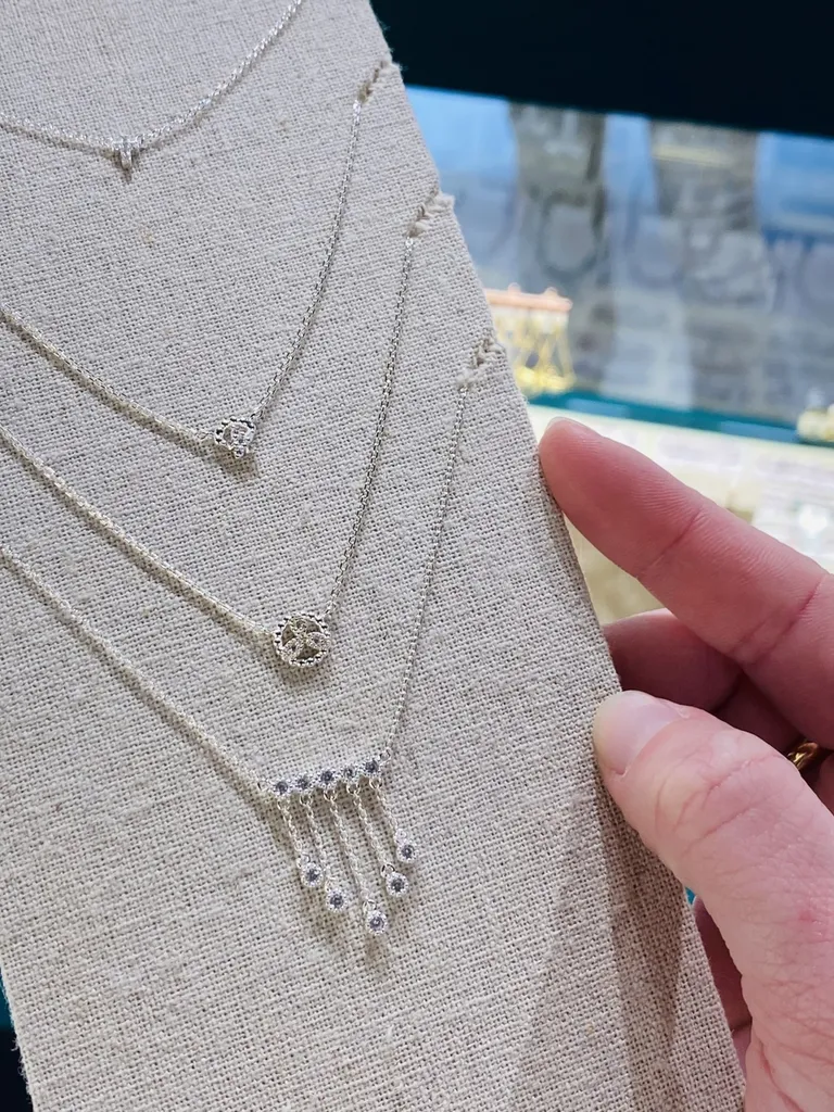 Les colliers en argent Canyon