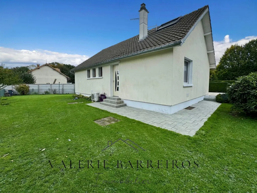 A saisir maison de 80 m2 édifiée sur 571 m2 de terrain sur la commune de LA SAUSSAYE 27370