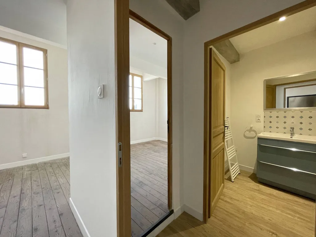 Capitale du Comtat Venaissin, appartement duplex aux vues fantastiques   