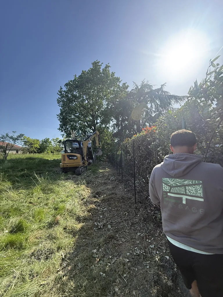 Pose de clôture souple verte 1m80 à Saint-Jean proche Toulouse : installation clôture jardin et sécurisation terrain par LT PAYSAGE