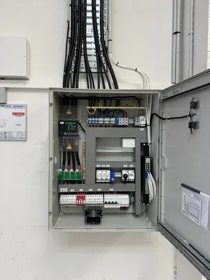 Installation de 7 bornes électriques pour voitures hybrides rechargeables ou électriques à Marseille 13014