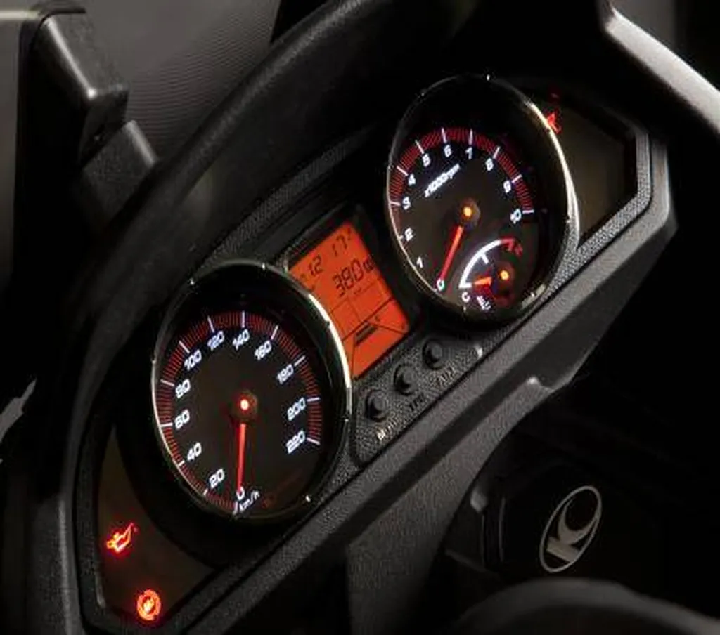 MAXI SCOOTER KYMCO MYROAD 700i 