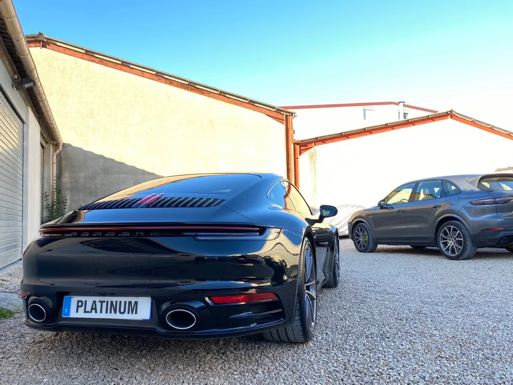Réparation complète carrosserie Porsche 992 à Carnoux – Franchise offerte jusqu’à 300€ – Atelier haut de gamme près de Marseille et Cassis