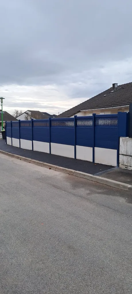 Installation de Clôture en aluminium thermolaquée, Brise-vue occultants et Aménagements de limites de propriété à Deauville dans le Calvados 14 et sur la Côte Fleurie