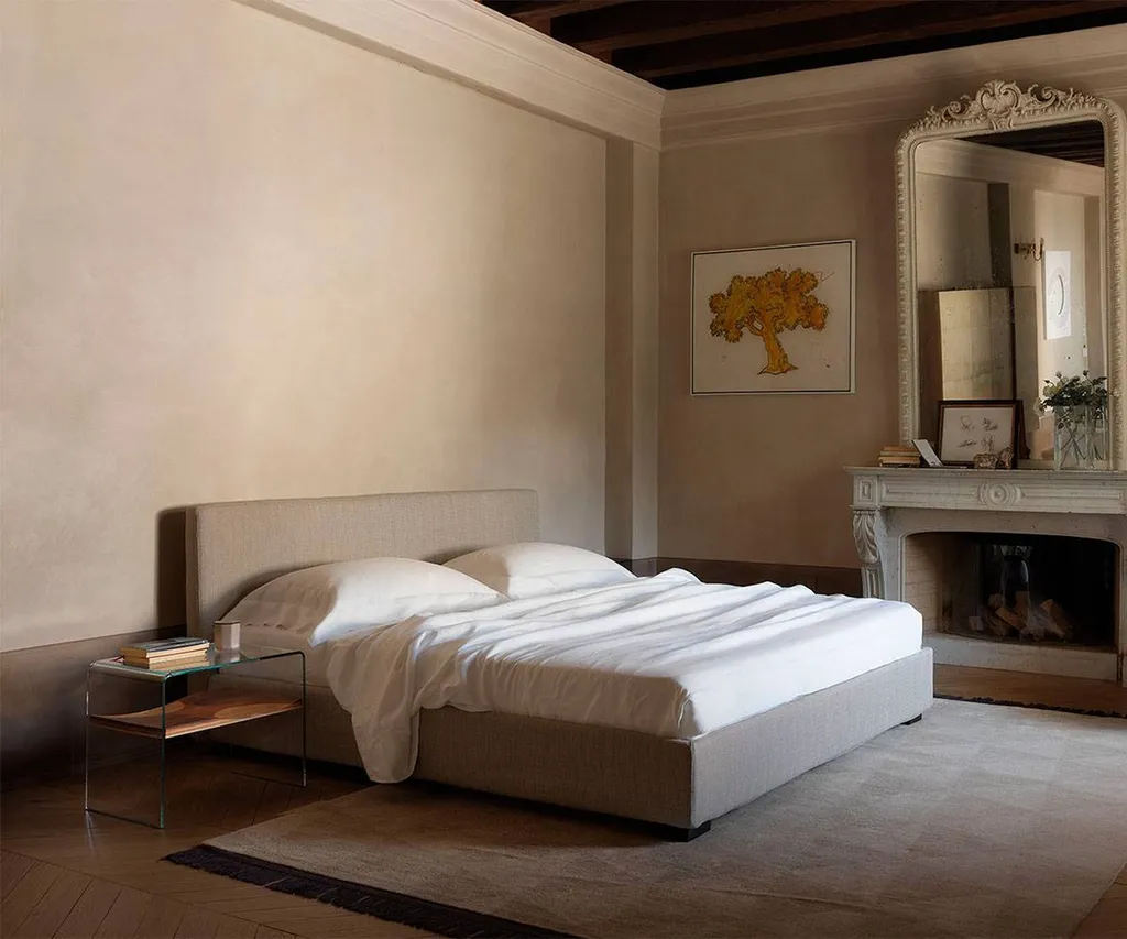 table de chevet carrée à hyères près de toulon