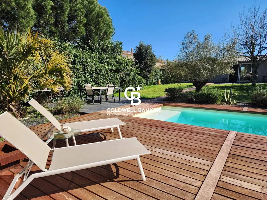 Maison contemporaine au calme à vendre Pessac : dépendance, piscine et vaste terrain