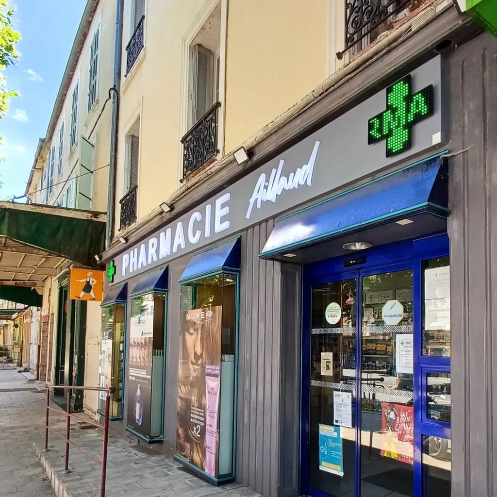 Enseigne lumineuse pour la Pharmacie AILLAUD à Riez