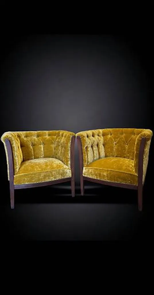 Réfection complète d'un fauteuil Directoire capitonné à Lyon