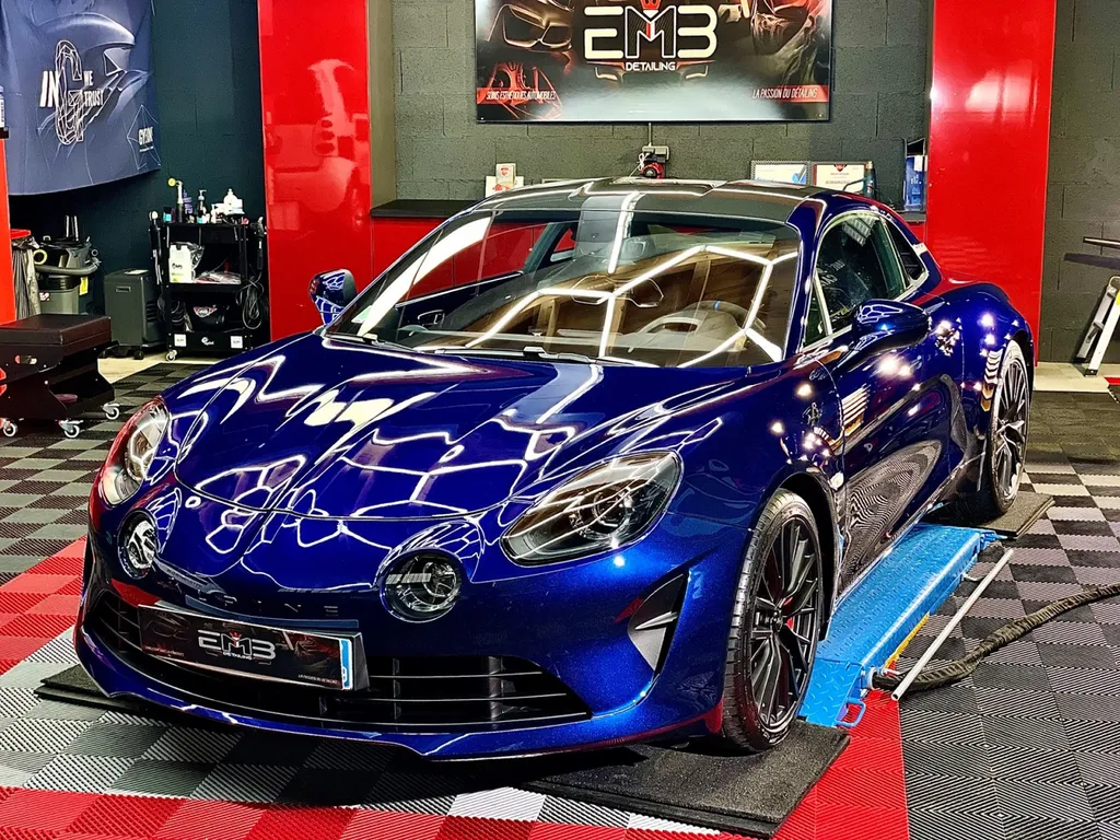 Protection PPF Renault alpine et traitement céramique carrosserie Lyon 