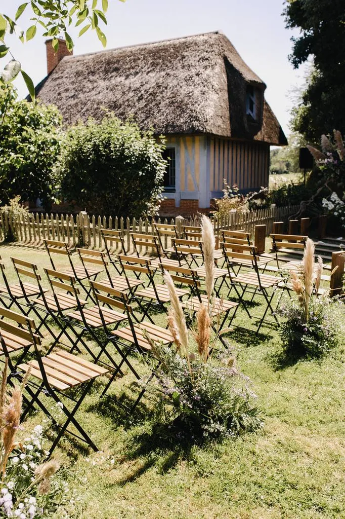 location chaise en bois