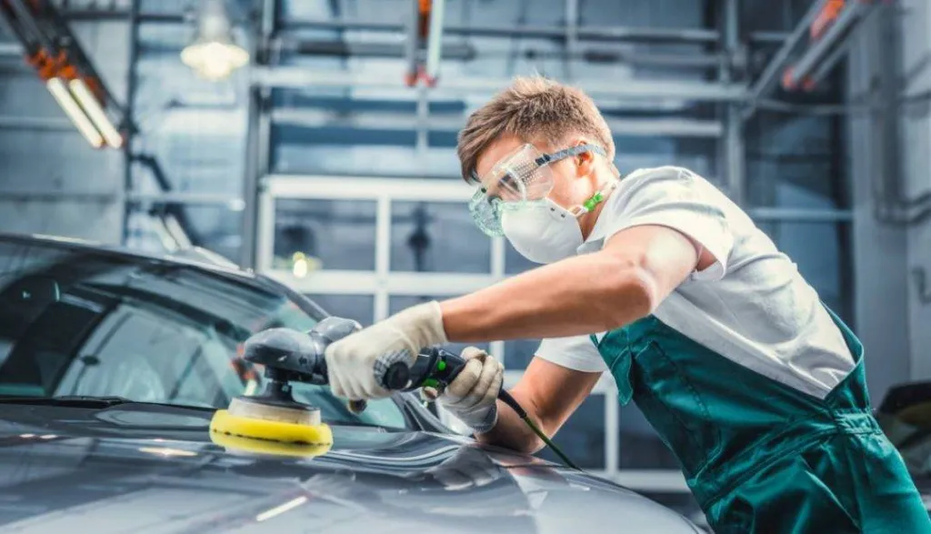 polissage automobile avec polisseuse roto orbitale excentrée et pad en mousse dur