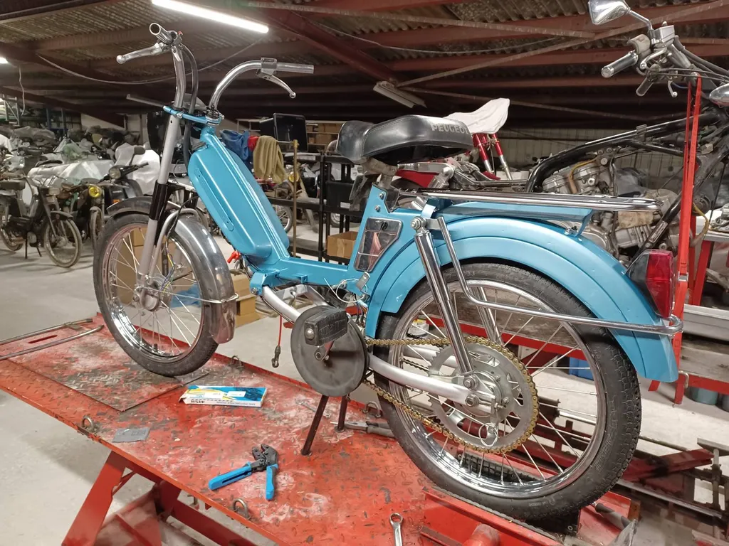 RESTAURATION PEUGEOT 103 MVL