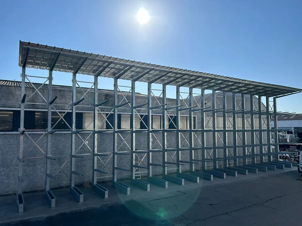 Cantilever extérieur galvanisé avec toiture à Nimes et le Gard