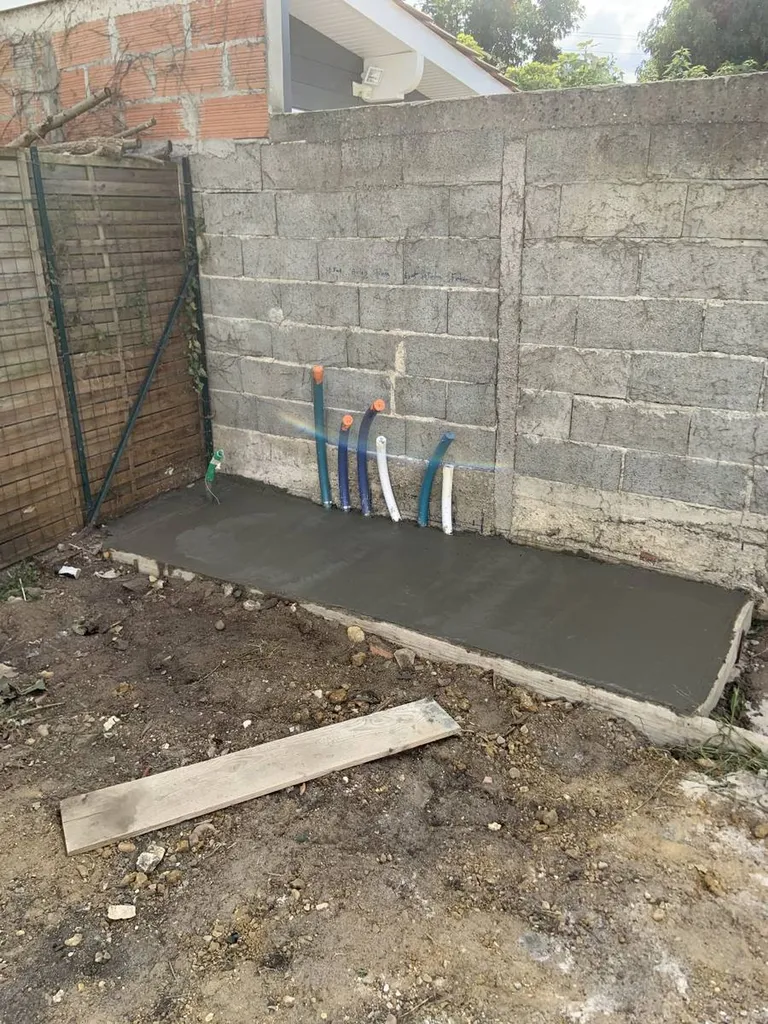 TRAVAUX DE TERRASSEMENT AVEC CREATION D UNE DALLE BETON SUR TALENCE.