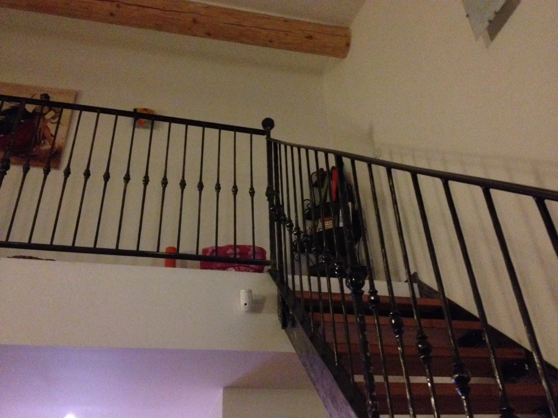 FABRICATION ET MISE EN PLACE ESCALIER AVEC MARCHES EN BOIS PACA 13